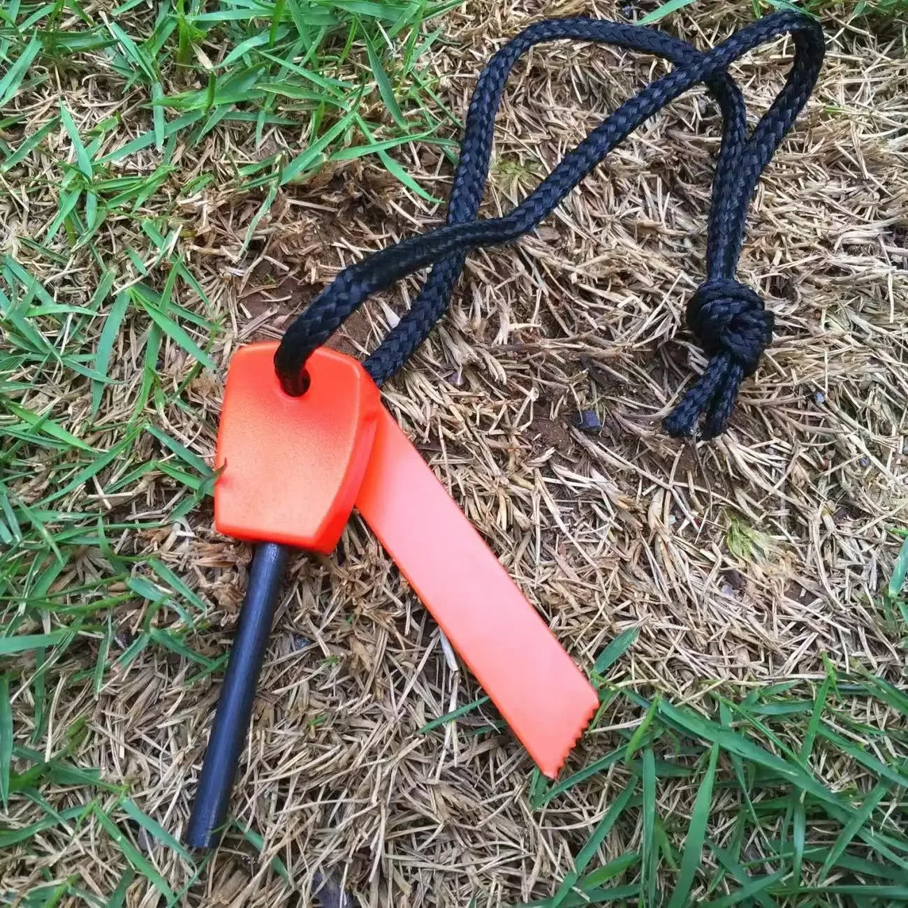 Outdoor Camping Fire Starter Kit - Pine Mingzi Flint and Steel Survival Tool with Portable Iron Box