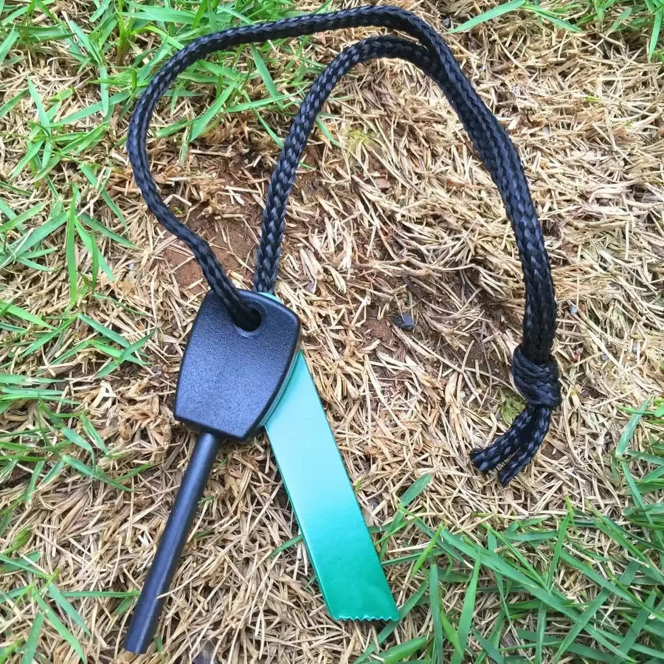 Outdoor Camping Fire Starter Kit - Pine Mingzi Flint and Steel Survival Tool with Portable Iron Box